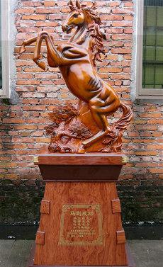 摩羯男什么时间才会求婚(爱情婚姻摩羯)