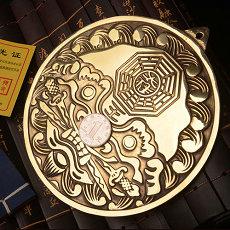 巨蟹属相为龙女生性格特点爱情生肖太岁(巨蟹座属相为龙女人毕生运程)